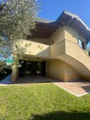 Esclusiva villa di 270 mq in vendita Via Guido Zadei, Desenzano del Garda, Brescia, Lombardia
