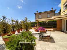 Casa Unifamiliare in vendita a Osimo Marche Ancona