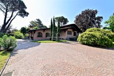 Prestigiosa villa di 509 mq in vendita, Via Stampa, Erba, Lombardia