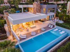 Prestigiosa villa di 592 mq in vendita, Marbella, Andalusia