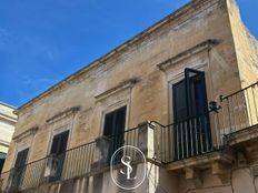 Palazzo di 249 m² in vendita Piazzetta Regina Maria, 10, Lecce, Puglia