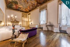 Palazzo di 2500 m² in vendita Via Cavour 10, Firenze, Toscana