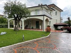 Villa di 360 mq in vendita viale xx settembre, Carrara, Toscana