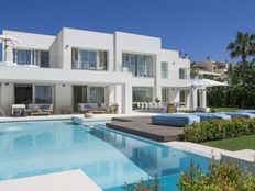 Villa di 930 mq in affitto Marbella, Andalucía