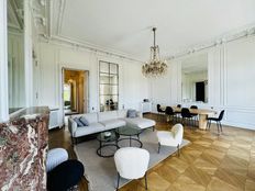 Appartamento di prestigio di 400 m² in affitto Rue de Rivoli, Parigi, Île-de-France