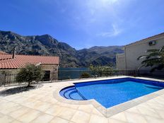 Villa in vendita a Cattaro Kotor 