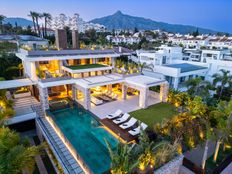 Prestigiosa Casa Indipendente di 742 mq in vendita Playa Duque Marbella, Andalusia