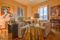 Prestigioso appartamento di 130 m² in affitto Firenze, Toscana