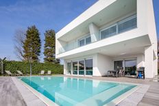 Prestigiosa villa di 460 mq in vendita, Guanzate, Italia