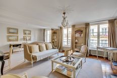 Prestigioso appartamento di 95 m² in vendita Champs-Elysées, Madeleine, Triangle d’or, Parigi, Île-de-France