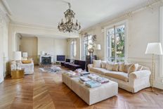 Appartamento in vendita a Champs-Elysées, Madeleine, Triangle d’or Île-de-France Parigi