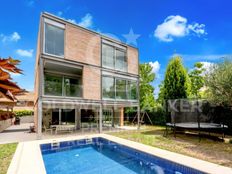 Prestigiosa casa di 688 mq in vendita Sant Cugat del Vallès, Catalogna