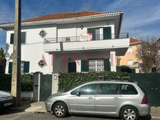 Prestigiosa casa di 238 mq in vendita Linda-a-Velha (Linda a Velha), Oeiras, Lisbona