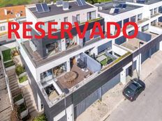 Esclusiva Casa Semindipendente in vendita Almada, Distrito de Setúbal