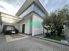 Casa Indipendente di 235 mq in vendita Quinta de Santa Maria, Almada, Distrito de Setúbal