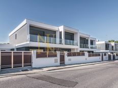 Casa Gemellata in vendita a Seixal Distrito de Setúbal Seixal