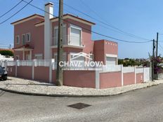 Prestigiosa Casa Indipendente in vendita Almada, Distrito de Setúbal