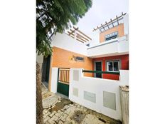 Casa Semindipendente di 200 mq in vendita Turolhao, Olhão, Distrito de Faro