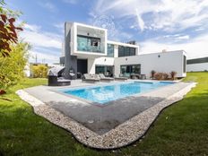 Prestigiosa Casa Indipendente di 447 mq in affitto Vila Alegre, Seixal, Distrito de Setúbal