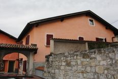 Prestigiosa casa in vendita Castel San Pietro, Ticino