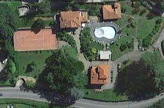 Prestigiosa casa di 850 mq in vendita Azzio, Italia