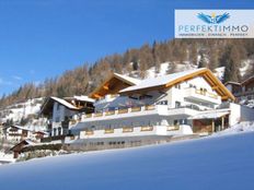 Prestigioso hotel di 1110 mq in vendita Fendels, Tirolo