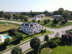 Villa in vendita Oberwaltersdorf, Bassa Austria