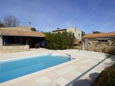 Villa in vendita a Saint-Paul-en-Forêt Provenza-Alpi-Costa Azzurra Var