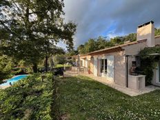 Villa in vendita a Bagnols-en-Forêt Provenza-Alpi-Costa Azzurra Var