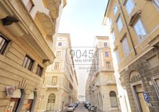 Prestigiosa casa di 3650 mq in vendita Trieste, Friuli Venezia Giulia