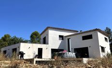 Casa di lusso di 197 mq in vendita Saint-Maximin-la-Sainte-Baume, Francia