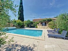 Casa di prestigio di 224 mq in vendita Nîmes, Linguadoca-Rossiglione-Midi-Pirenei