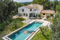 Prestigiosa villa di 210 mq in vendita, Uzès, Linguadoca-Rossiglione-Midi-Pirenei