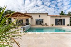 Prestigiosa villa di 173 mq in vendita, Saint-Saturnin-lès-Apt, Francia