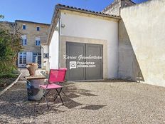 Casa di 248 mq in vendita Saint-Médard-de-Guizières, Francia