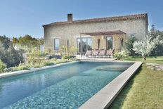 Villa di 180 mq in affitto Cabrières-d\'Avignon, Provenza-Alpi-Costa Azzurra