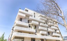 Prestigioso appartamento di 80 m² in vendita Courbevoie, Francia