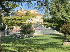 Casa di lusso di 130 mq in vendita Carpentras, Francia