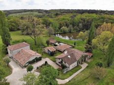 Casa di 520 mq in vendita Fourcès, Francia