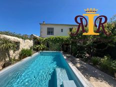 Prestigiosa casa di 85 mq in vendita Arles, Provenza-Alpi-Costa Azzurra