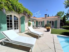 Casa di lusso in vendita a Saint-Aubin-de-Médoc Nouvelle-Aquitaine Gironda