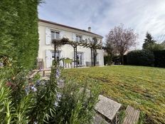 Casa di 146 mq in vendita Saint-Germain-lès-Corbeil, Francia