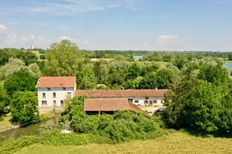 Casa di 900 mq in vendita Montrevel-en-Bresse, Alvernia-Rodano-Alpi