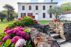 Prestigiosa casa di 250 mq in vendita Saint-Aubin-de-Blaye, Francia