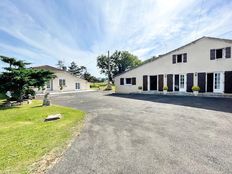 Casa di lusso di 386 mq in vendita Lupiac, Linguadoca-Rossiglione-Midi-Pirenei