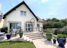 Casa di lusso di 225 mq in vendita Ormesson-sur-Marne, Francia