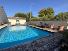 Casa di lusso in vendita a Uzès Occitanie Gard