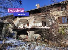 Casa di 181 mq in vendita Les Vigneaux, Provenza-Alpi-Costa Azzurra