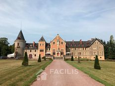 Castello in vendita - Lurcy-Lévis, Francia