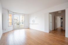 Appartamento di lusso di 64 m² in vendita Courbevoie, Île-de-France